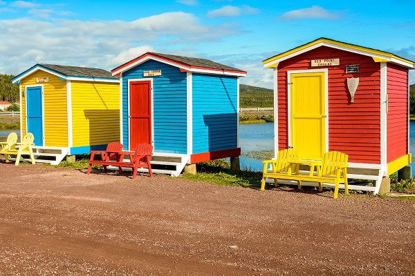 DeFreitas, Michael 아티스트의 Colorful beach huts-Cavendish-Newfoundland-Canada작품입니다.